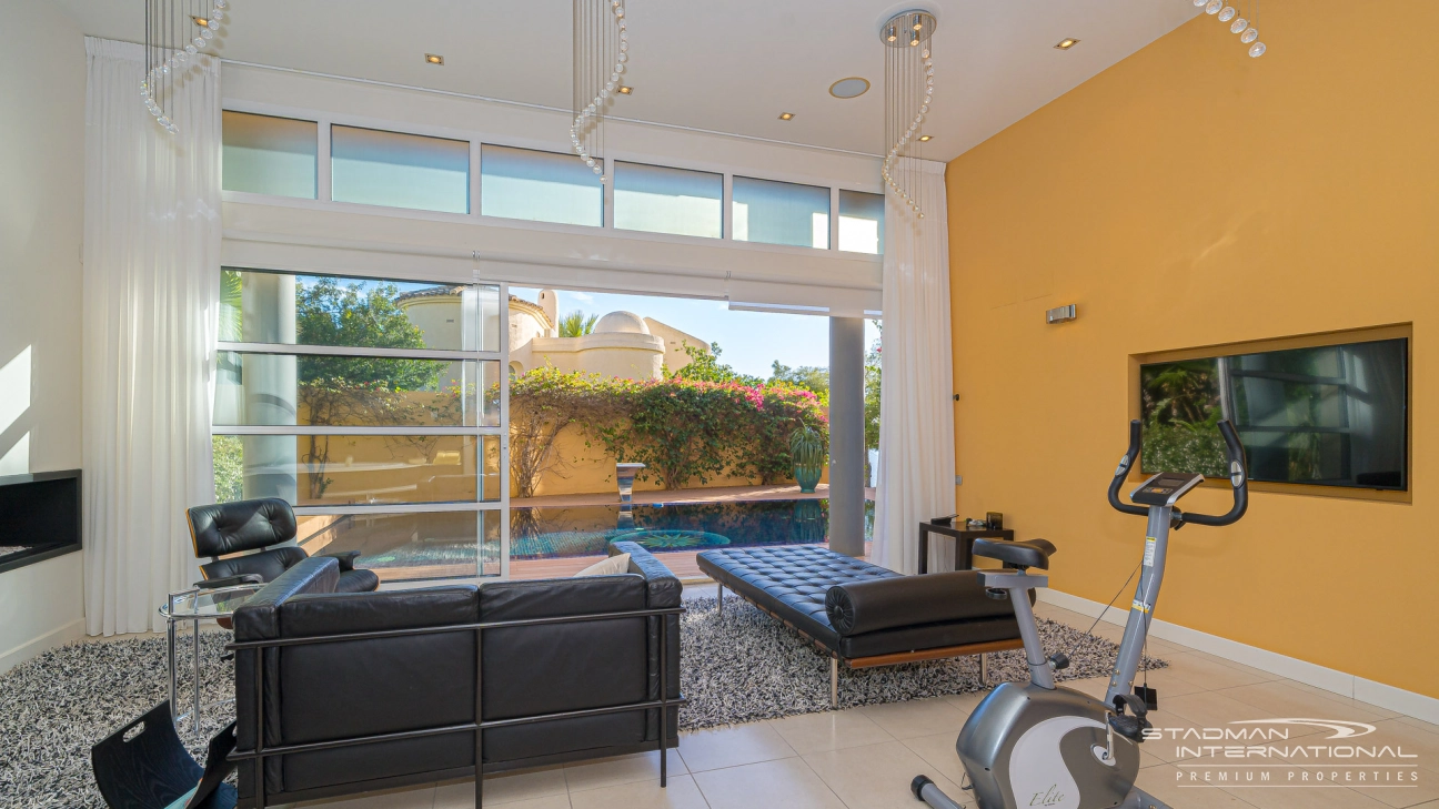 Villa de Luxe Spacieuse avec Vue Imprenable sur la Mer à Altea Hills