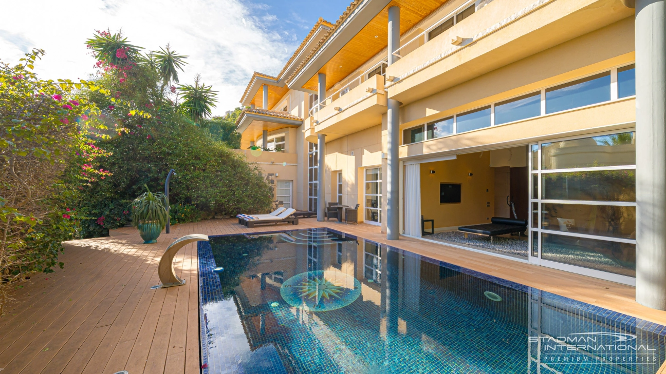 Villa de Luxe Spacieuse avec Vue Imprenable sur la Mer à Altea Hills