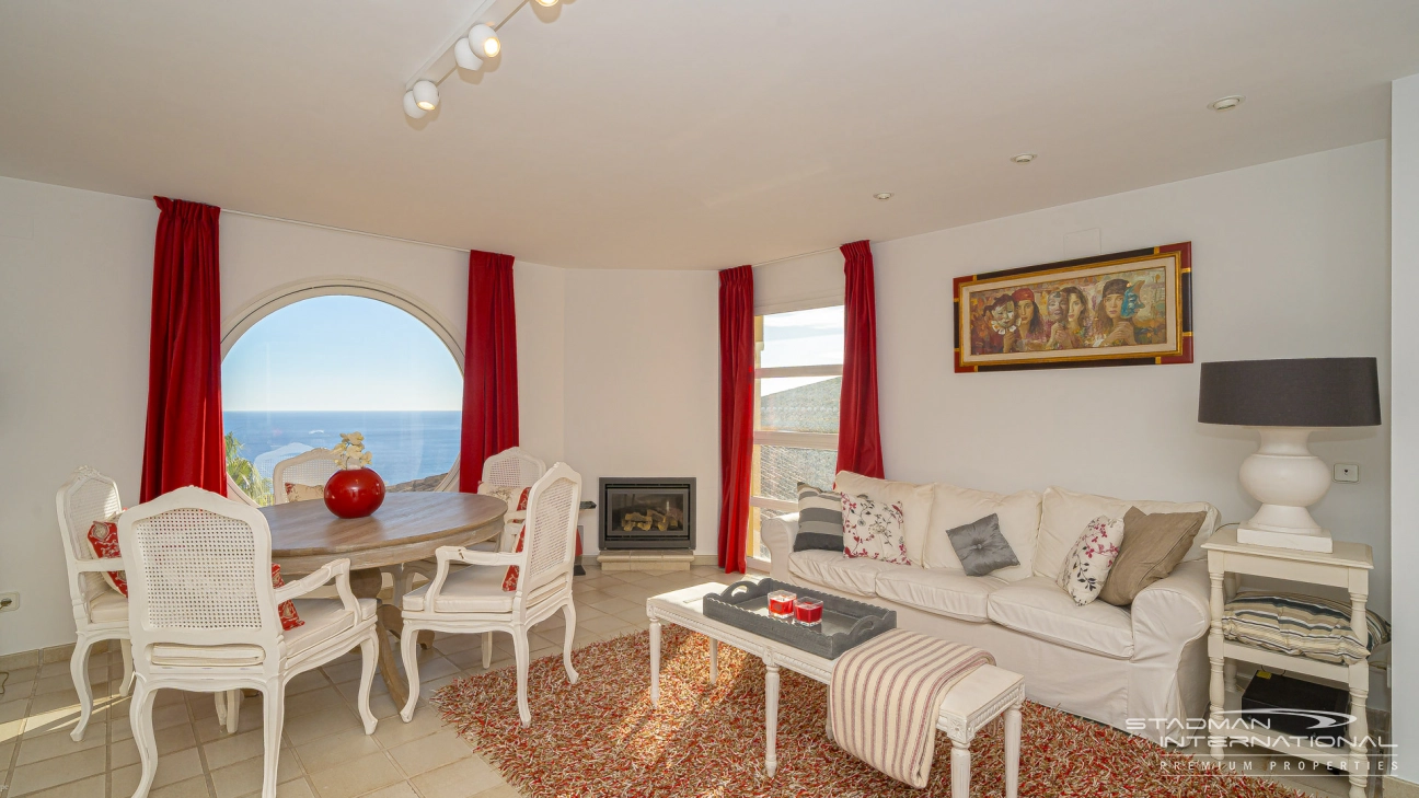 Villa de Luxe Spacieuse avec Vue Imprenable sur la Mer à Altea Hills