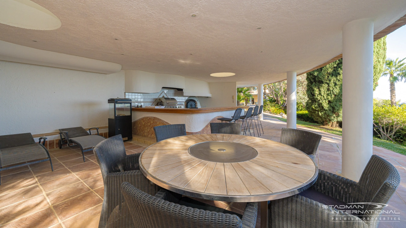 Villa de Luxe Spacieuse avec Vue Imprenable sur la Mer à Altea Hills