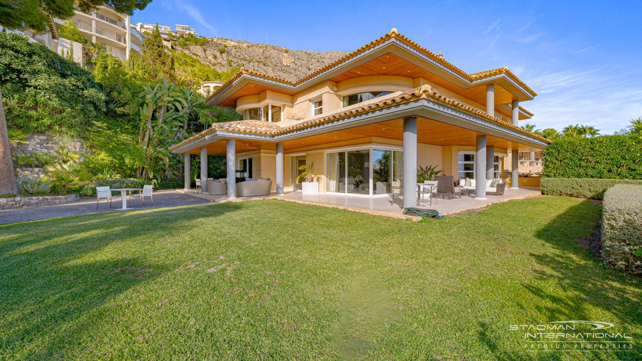 Villa de Luxe Spacieuse avec Vue Imprenable sur la Mer à Altea Hills