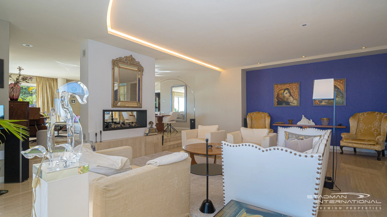 Villa de Luxe Spacieuse avec Vue Imprenable sur la Mer à Altea Hills