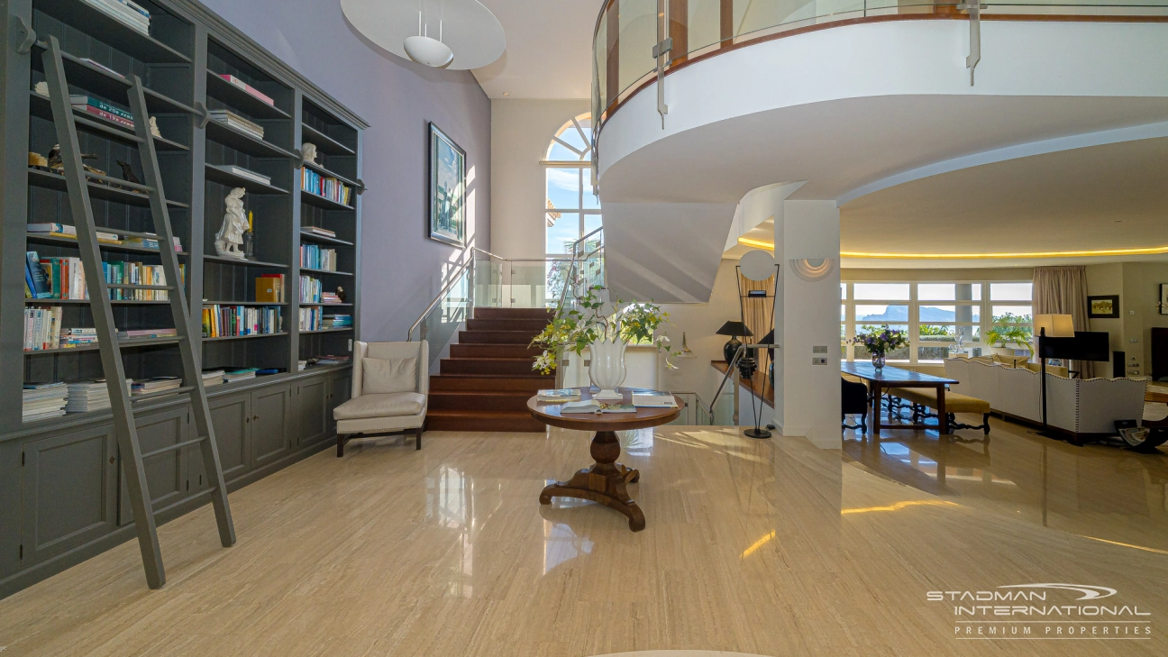 Villa de Luxe Spacieuse avec Vue Imprenable sur la Mer à Altea Hills