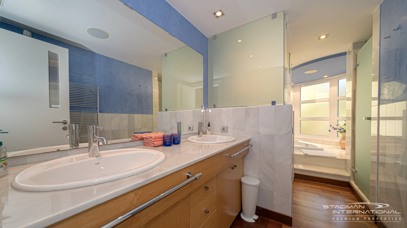 Villa de Luxe Spacieuse avec Vue Imprenable sur la Mer à Altea Hills