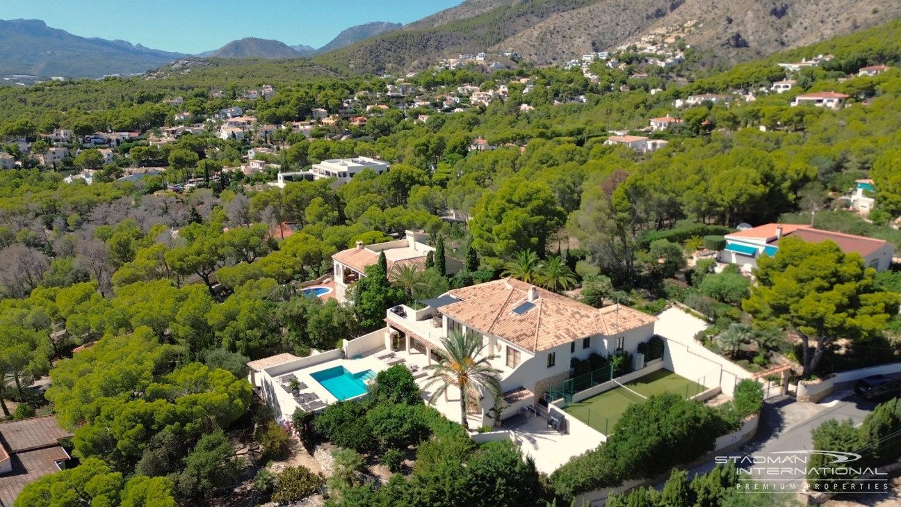 Vakker Villa med Panoramautsikt over Havet nær Altea La Vella