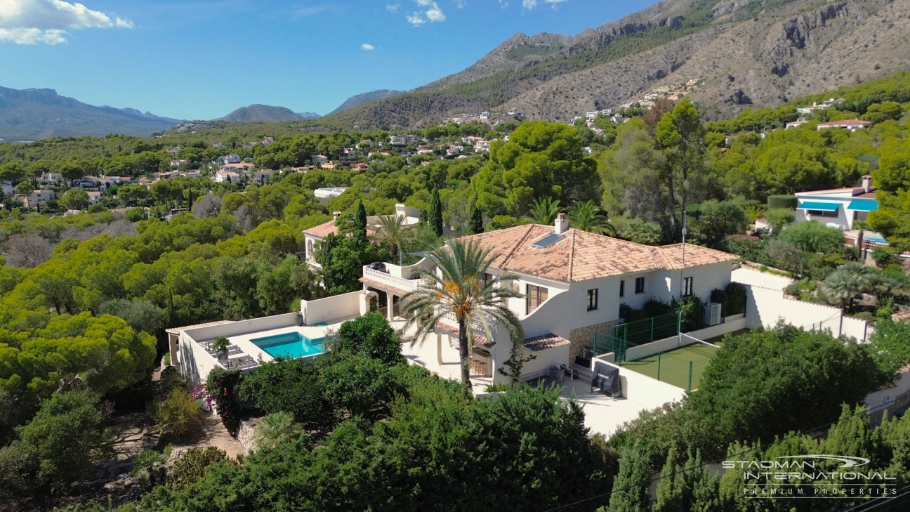 Vakker Villa med Panoramautsikt over Havet nær Altea La Vella