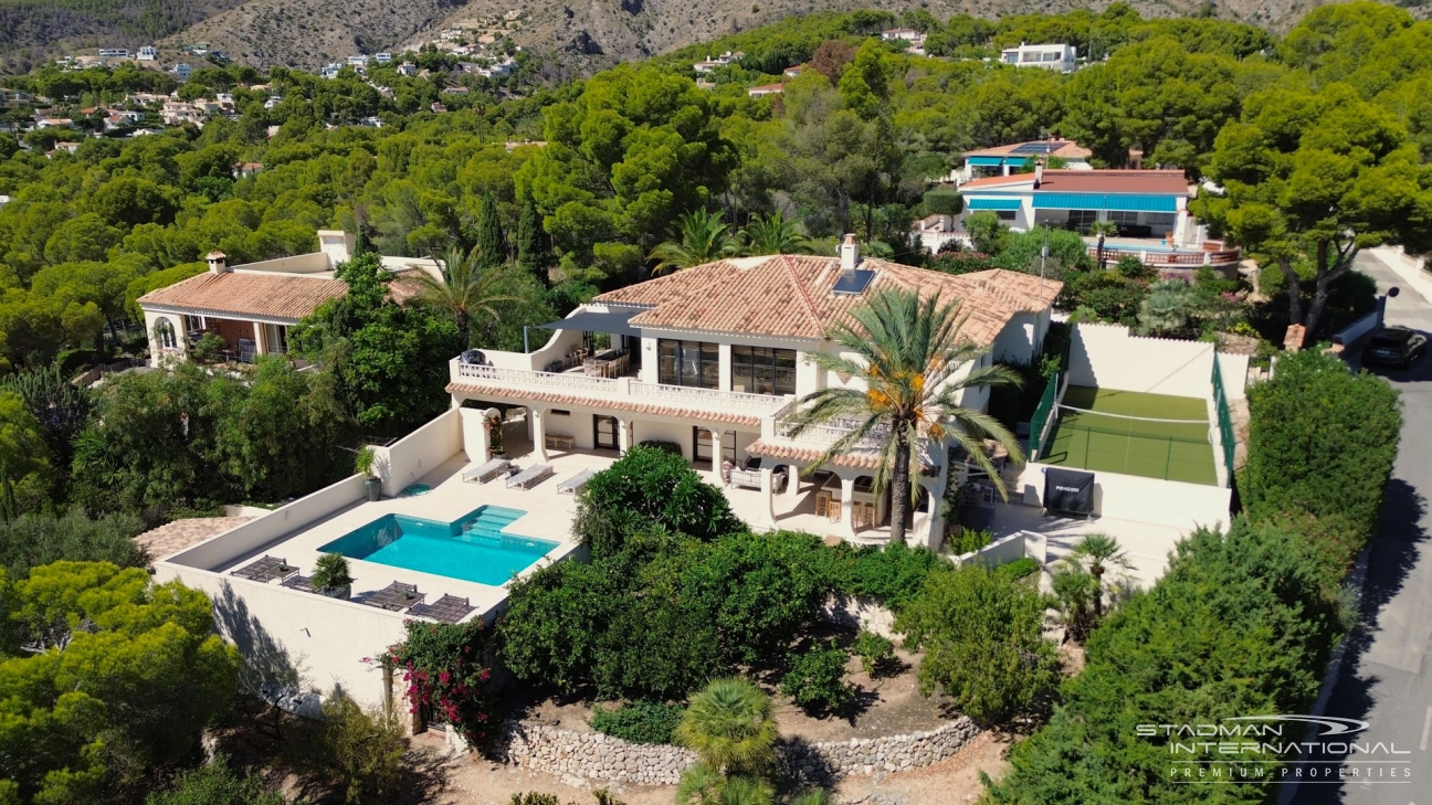 Vakker Villa med Panoramautsikt over Havet nær Altea La Vella