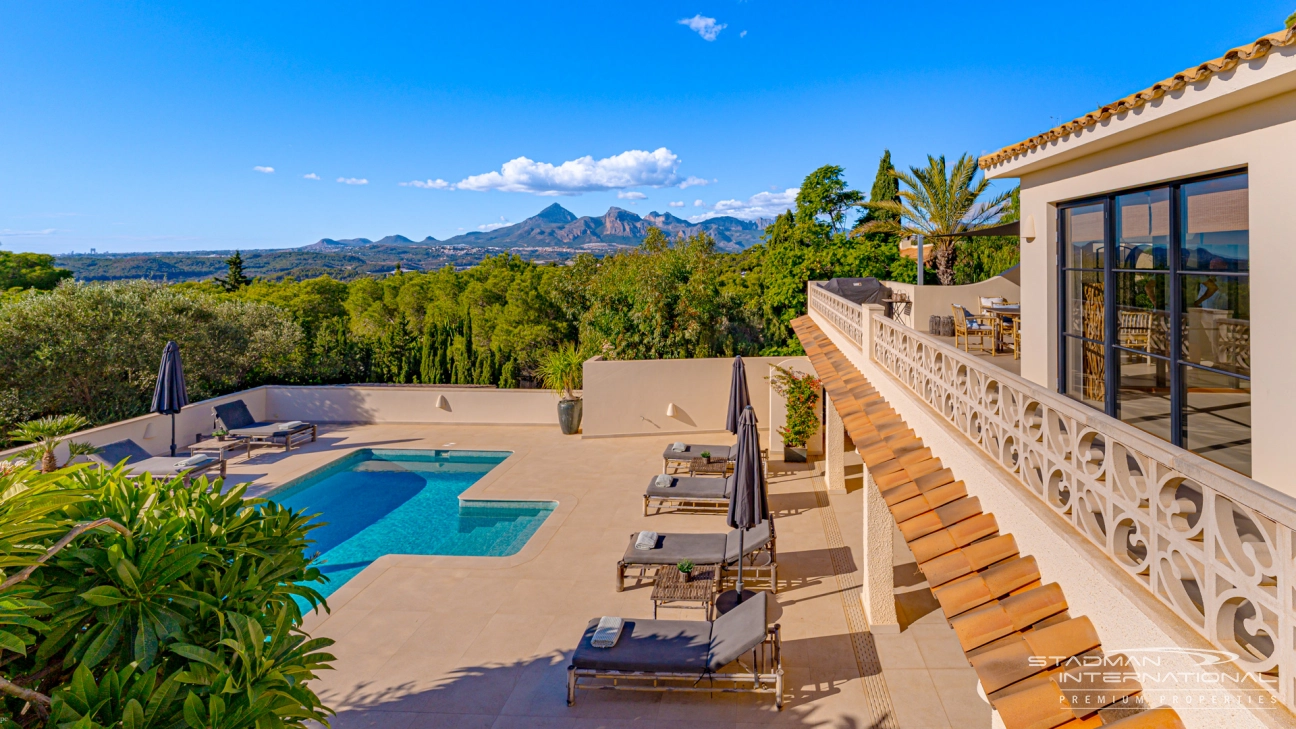 Vakker Villa med Panoramautsikt over Havet nær Altea La Vella