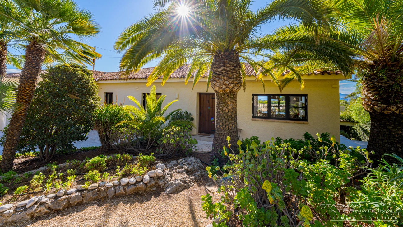 Vakker Villa med Panoramautsikt over Havet nær Altea La Vella