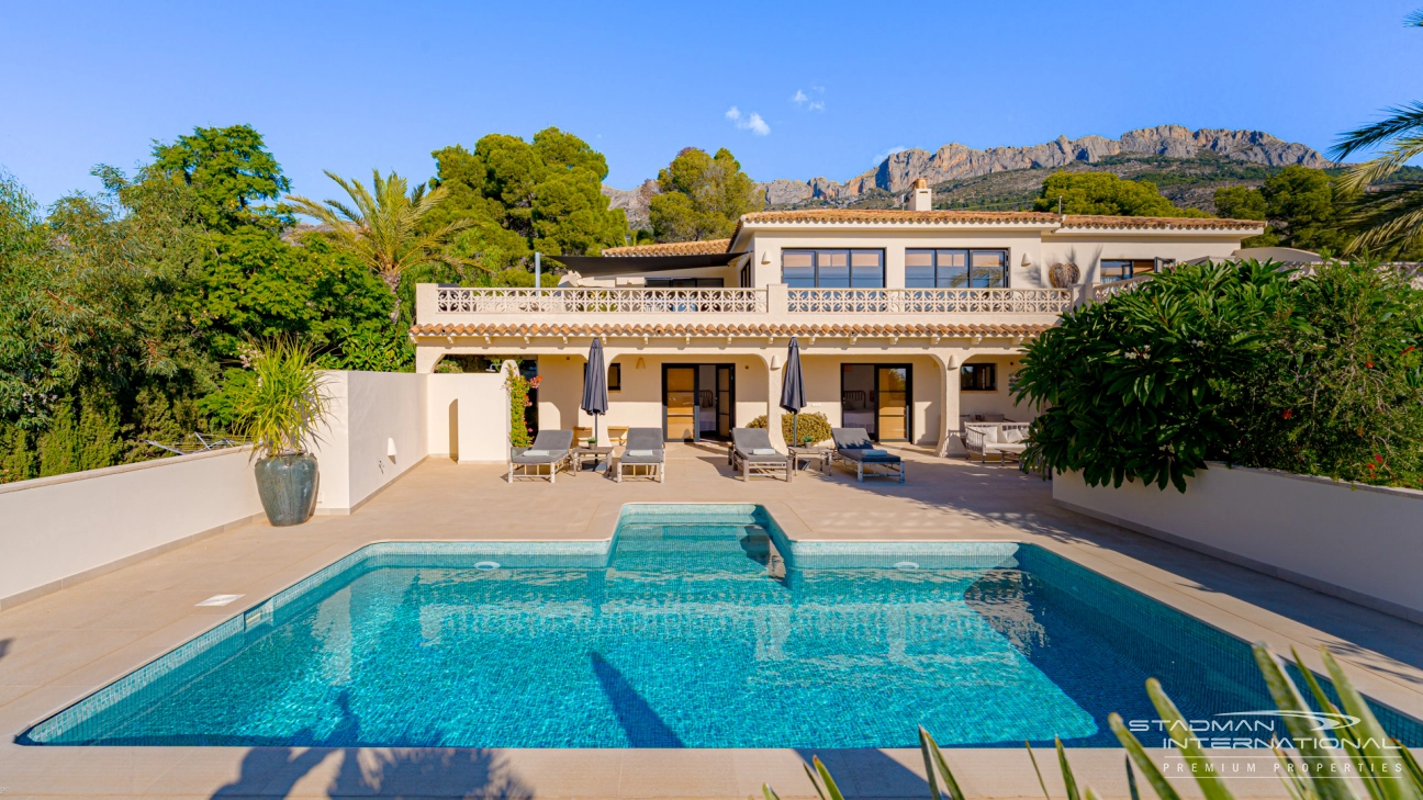 Vakker Villa med Panoramautsikt over Havet nær Altea La Vella