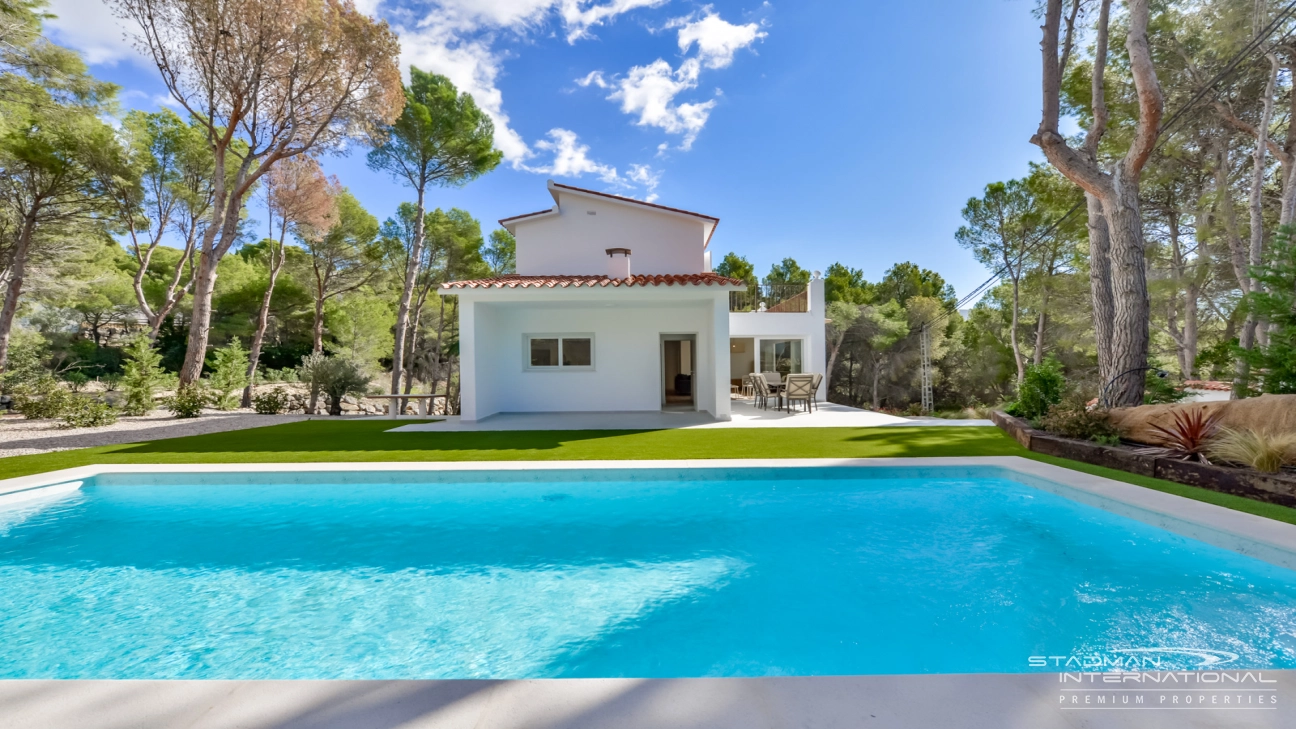 Villa Méditerranéenne Entièrement Rénovée Près du Altea Golf Club