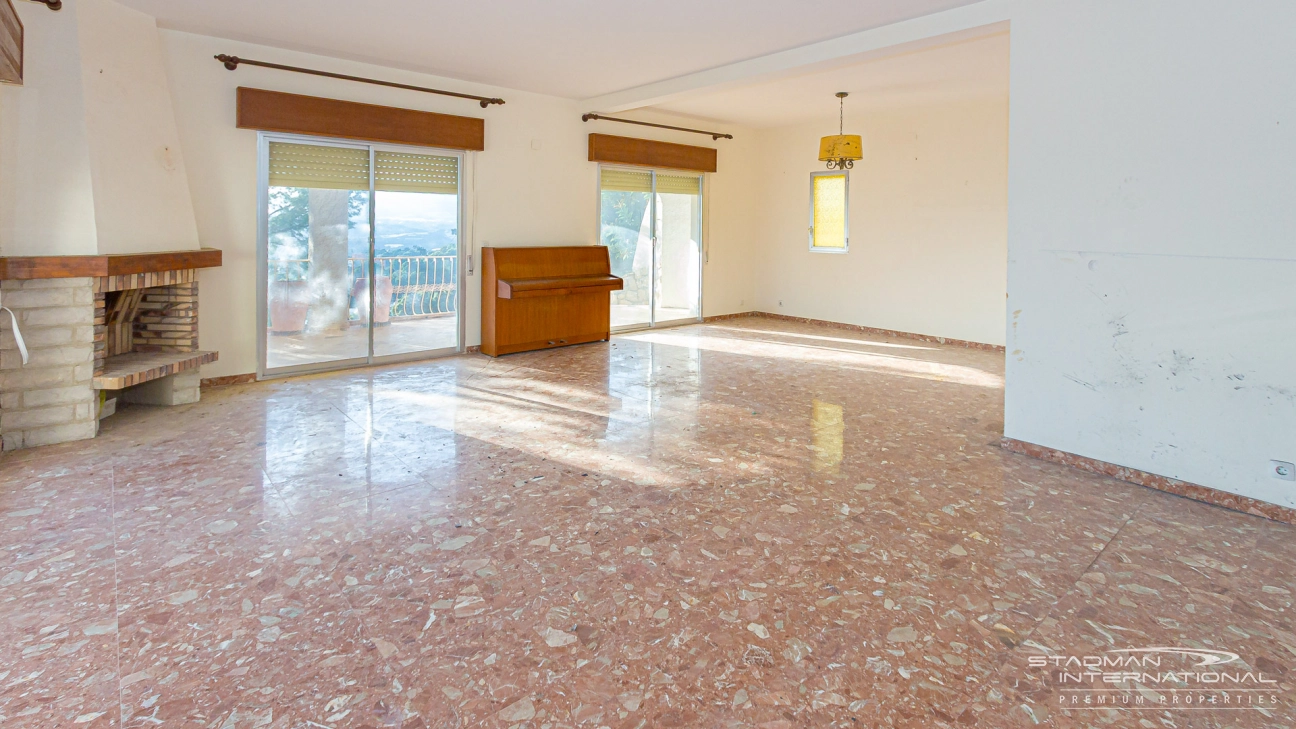 Renovatieproject met Zeezicht op een Toplocatie in Altea La Vella