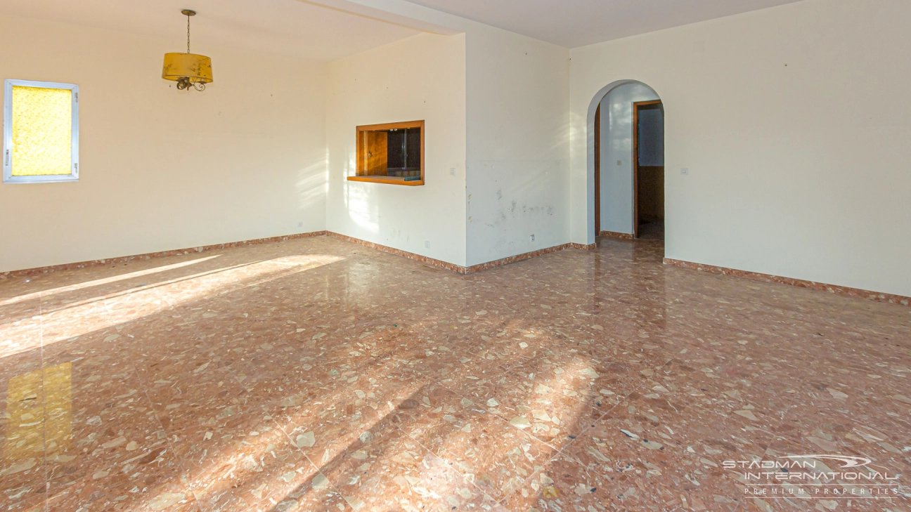 Renovatieproject met Zeezicht op een Toplocatie in Altea La Vella