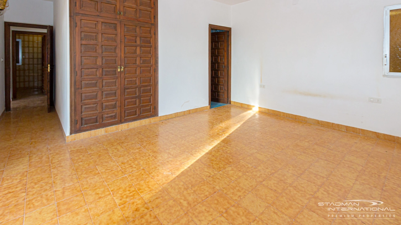 Renovatieproject met Zeezicht op een Toplocatie in Altea La Vella