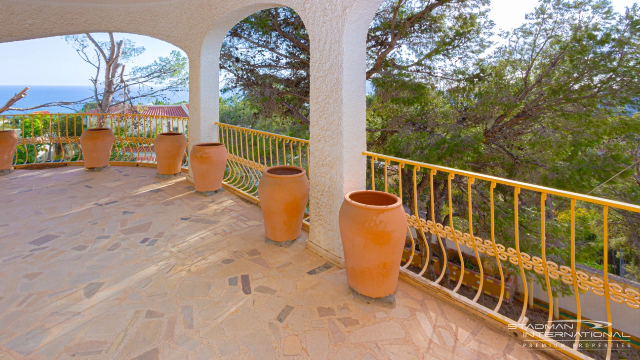 Renovatieproject met Zeezicht op een Toplocatie in Altea La Vella