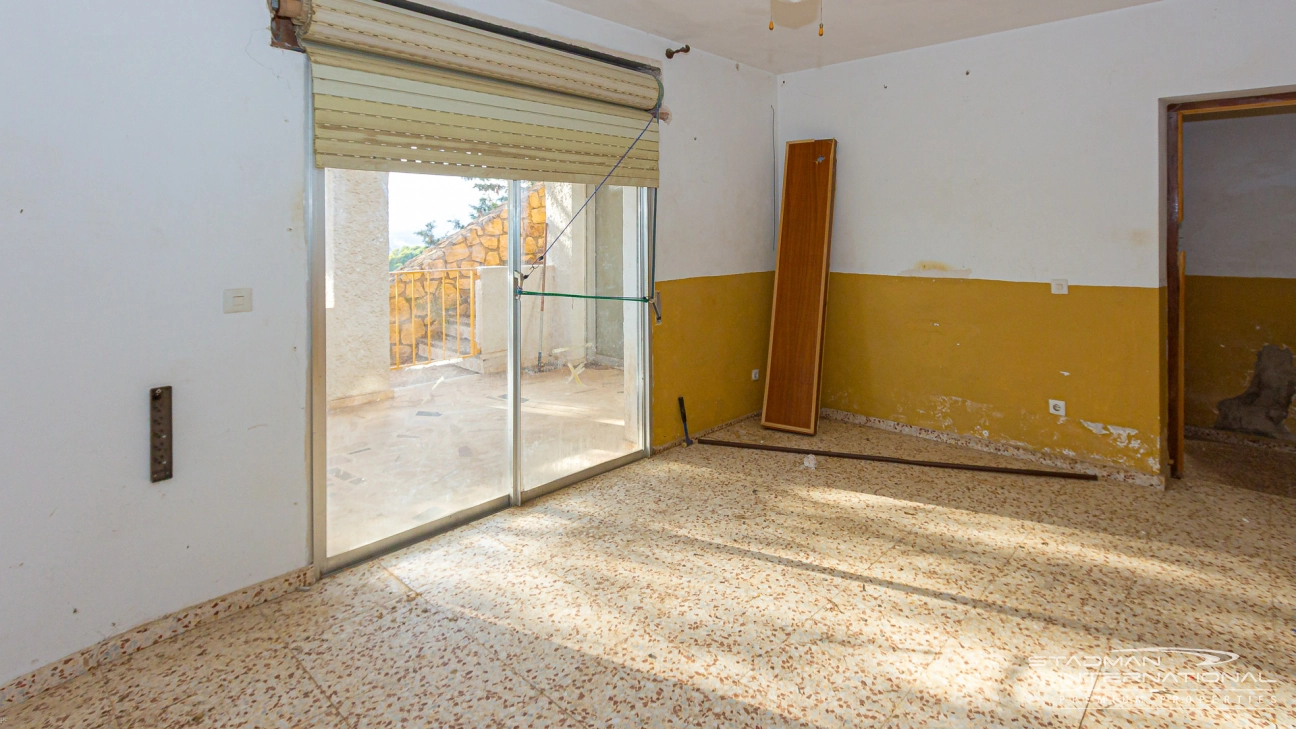Renovatieproject met Zeezicht op een Toplocatie in Altea La Vella