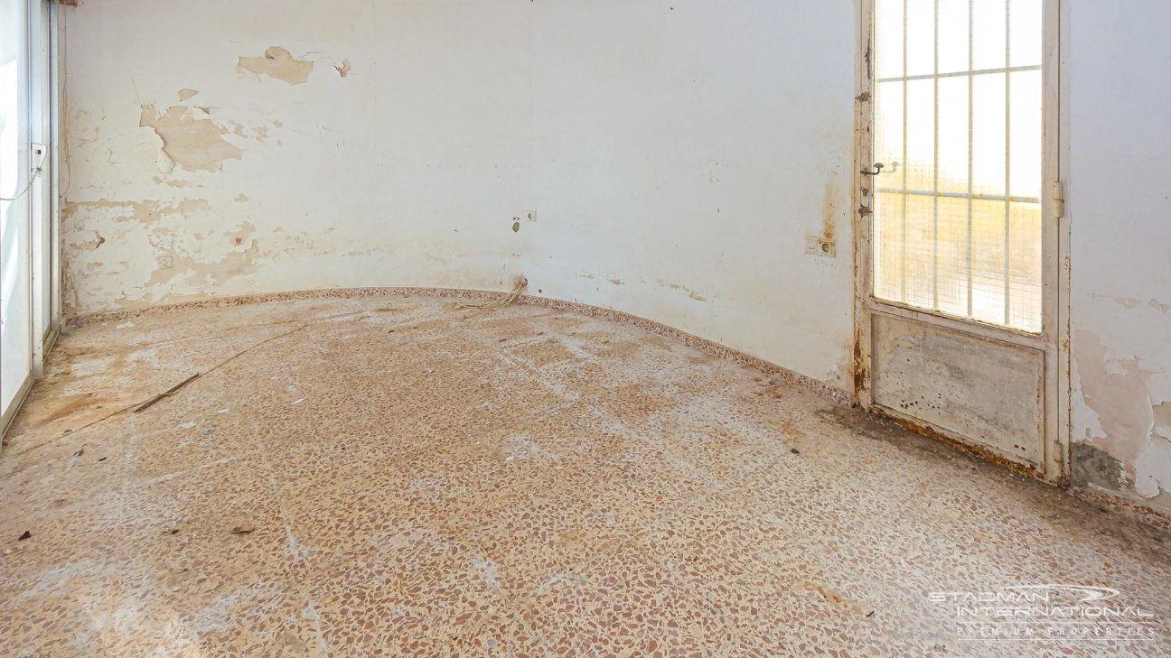 Renovatieproject met Zeezicht op een Toplocatie in Altea La Vella