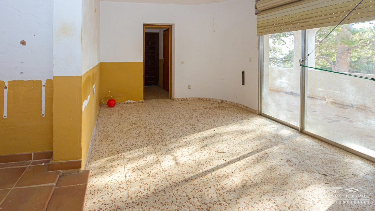 Renovatieproject met Zeezicht op een Toplocatie in Altea La Vella