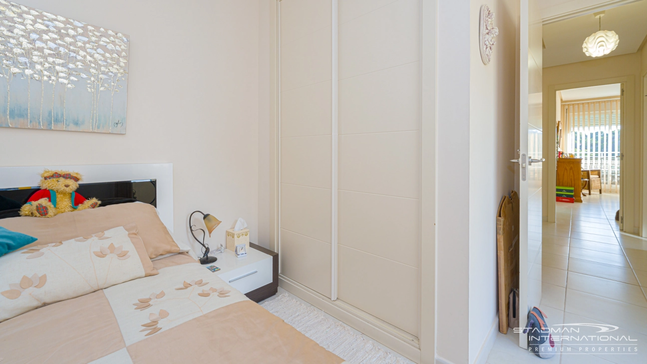 Spacieux Appartement avec Superbes Vues sur la Mer à Altea Hills