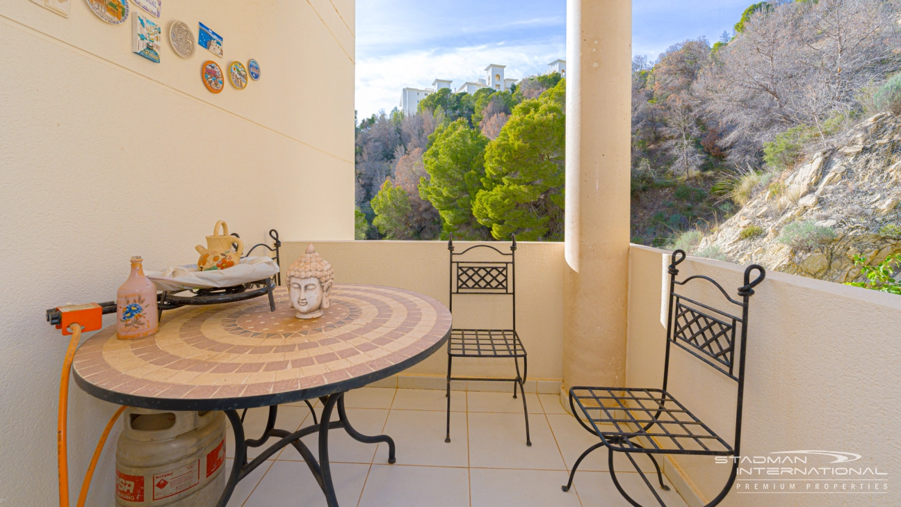 Spacieux Appartement avec Superbes Vues sur la Mer à Altea Hills