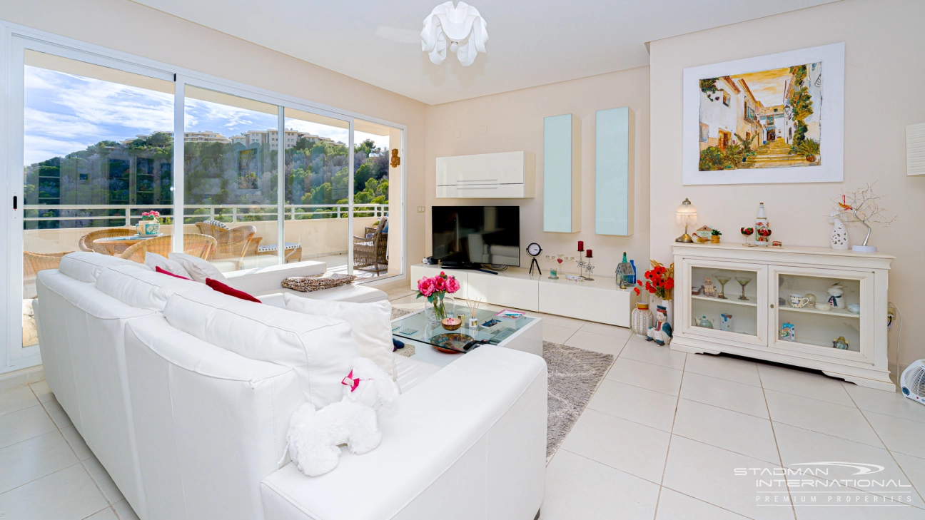 Spacieux Appartement avec Superbes Vues sur la Mer à Altea Hills