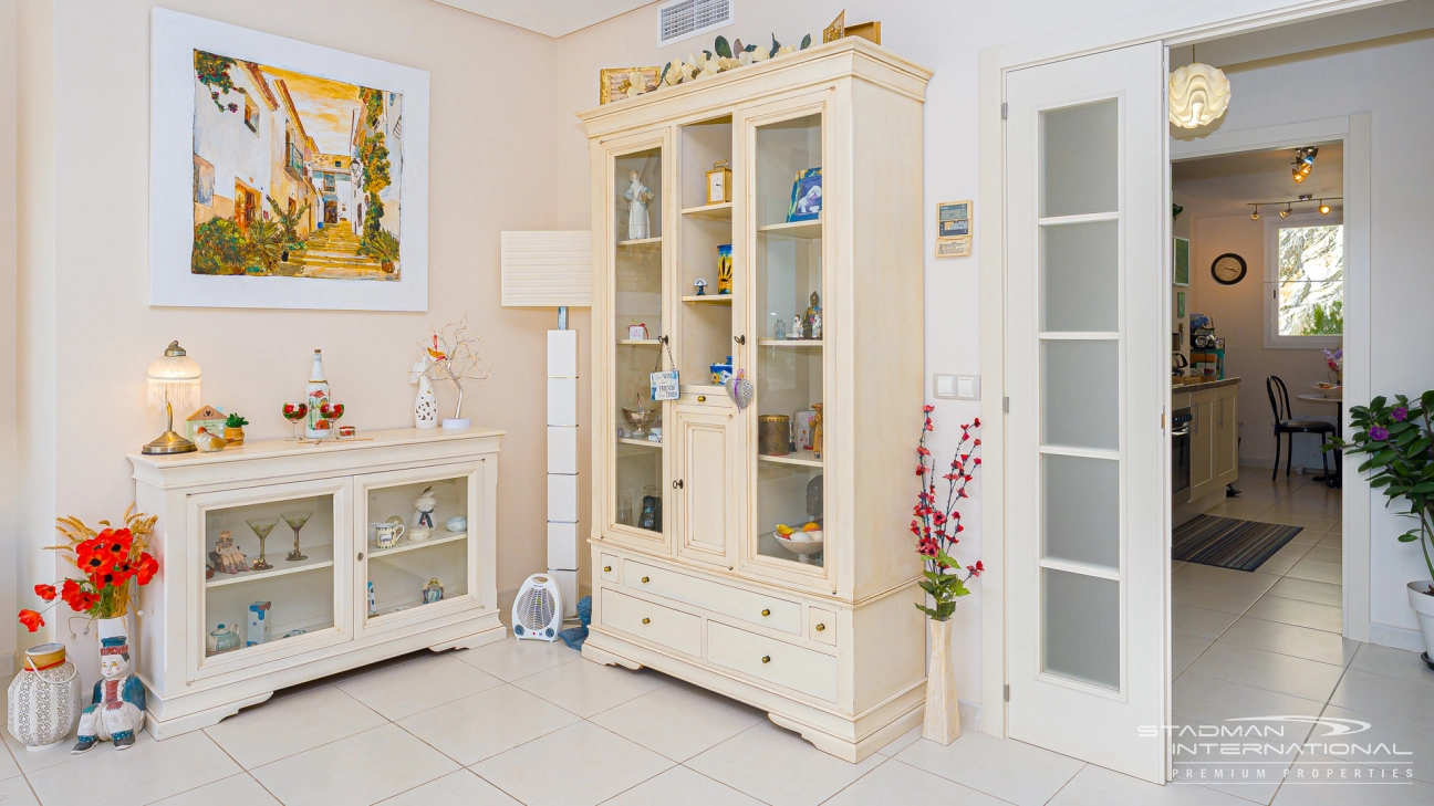 Spacieux Appartement avec Superbes Vues sur la Mer à Altea Hills