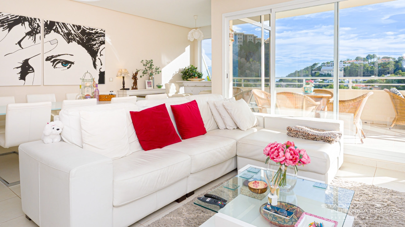 Spacieux Appartement avec Superbes Vues sur la Mer à Altea Hills