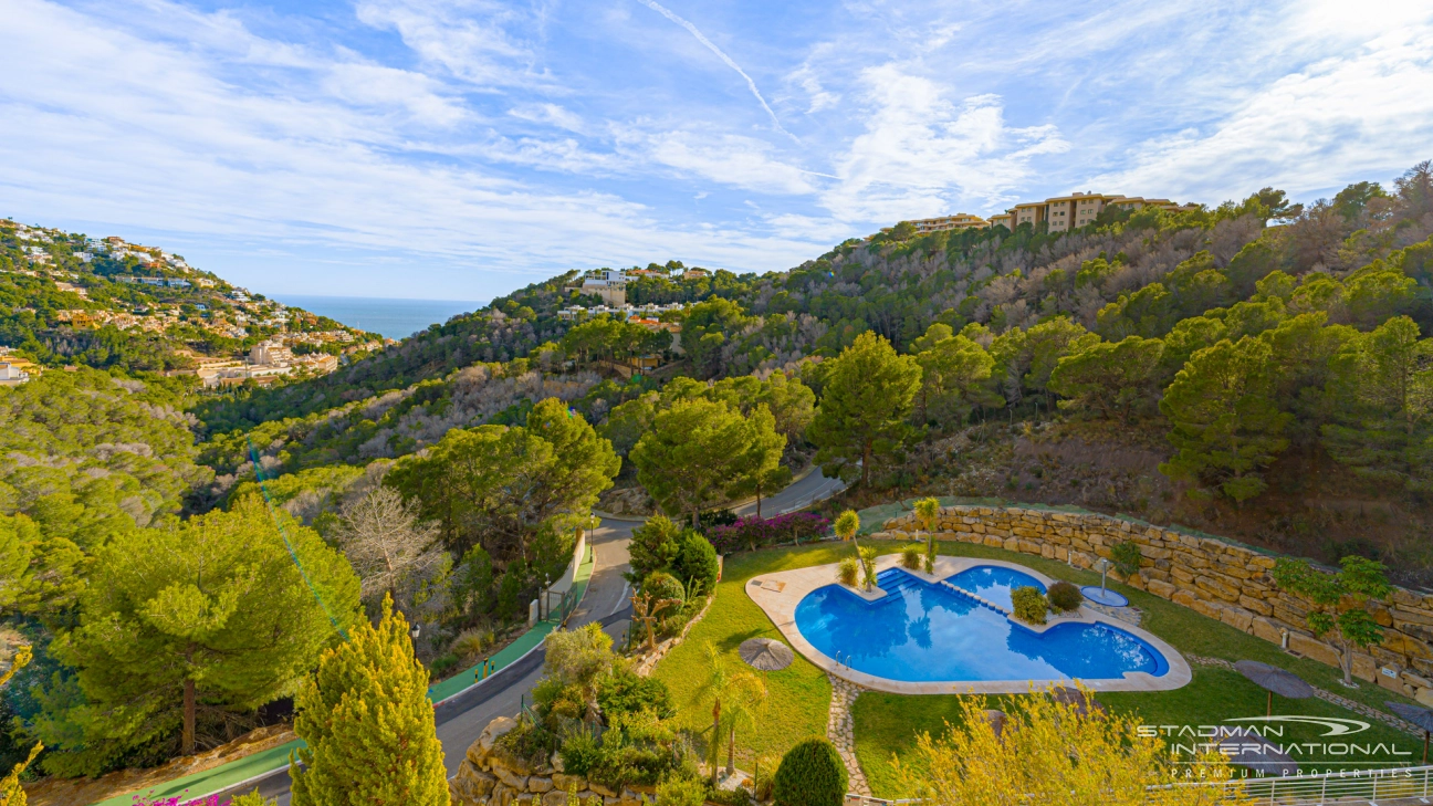 Spacieux Appartement avec Superbes Vues sur la Mer à Altea Hills