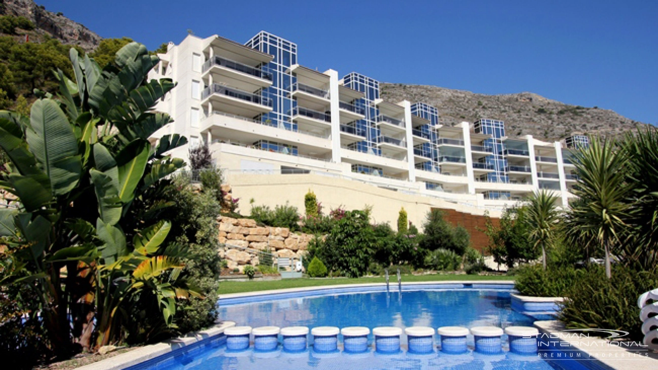 Spacieux Appartement avec Superbes Vues sur la Mer à Altea Hills