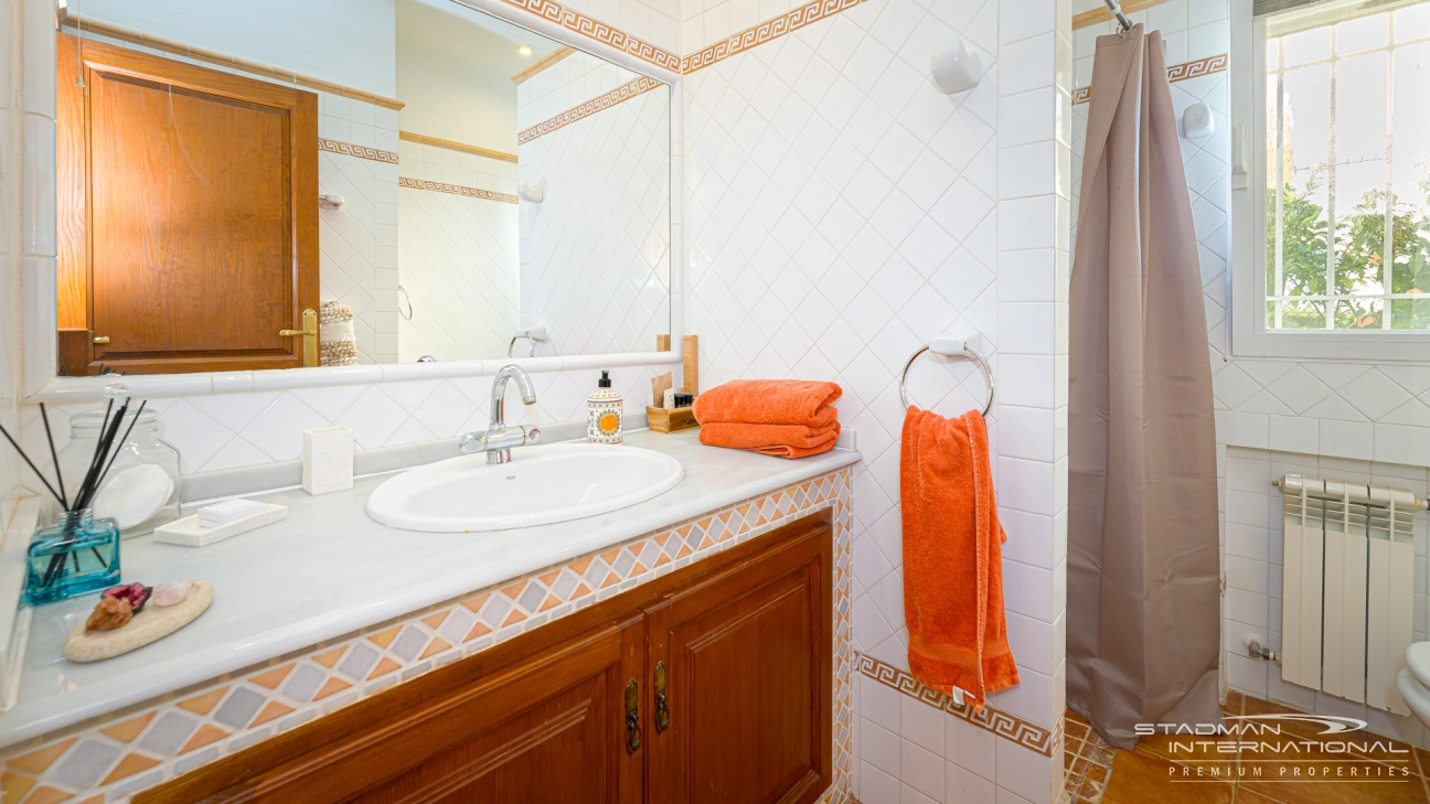 Elegante benerdige Villa mit herrlichem Meerblick