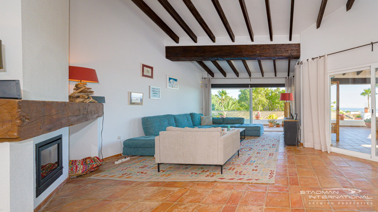 Elegante benerdige Villa mit herrlichem Meerblick