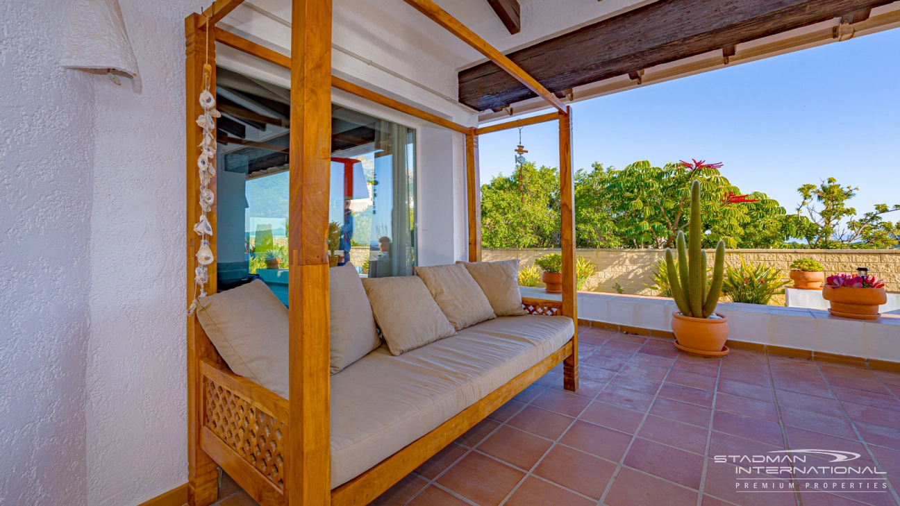 Elegante benerdige Villa mit herrlichem Meerblick