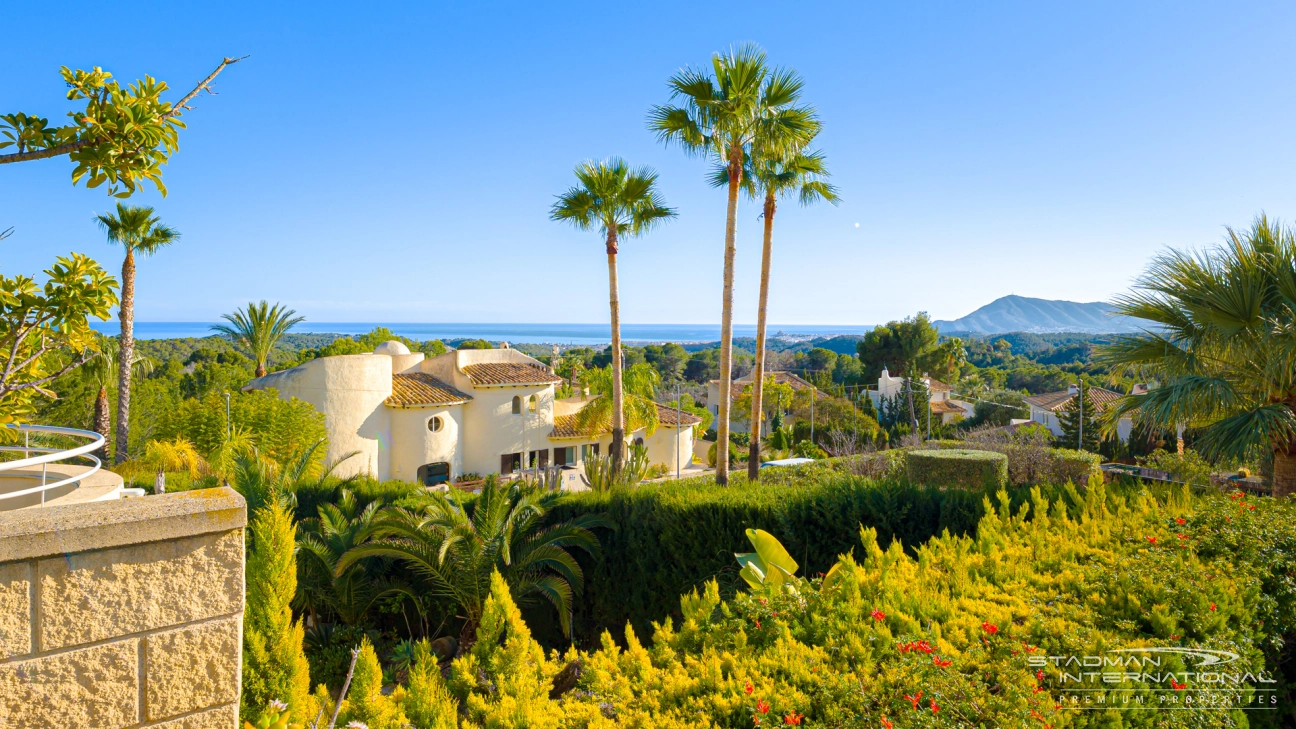 Elegante benerdige Villa mit herrlichem Meerblick