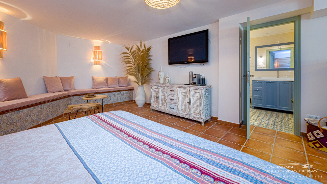 Elegante benerdige Villa mit herrlichem Meerblick