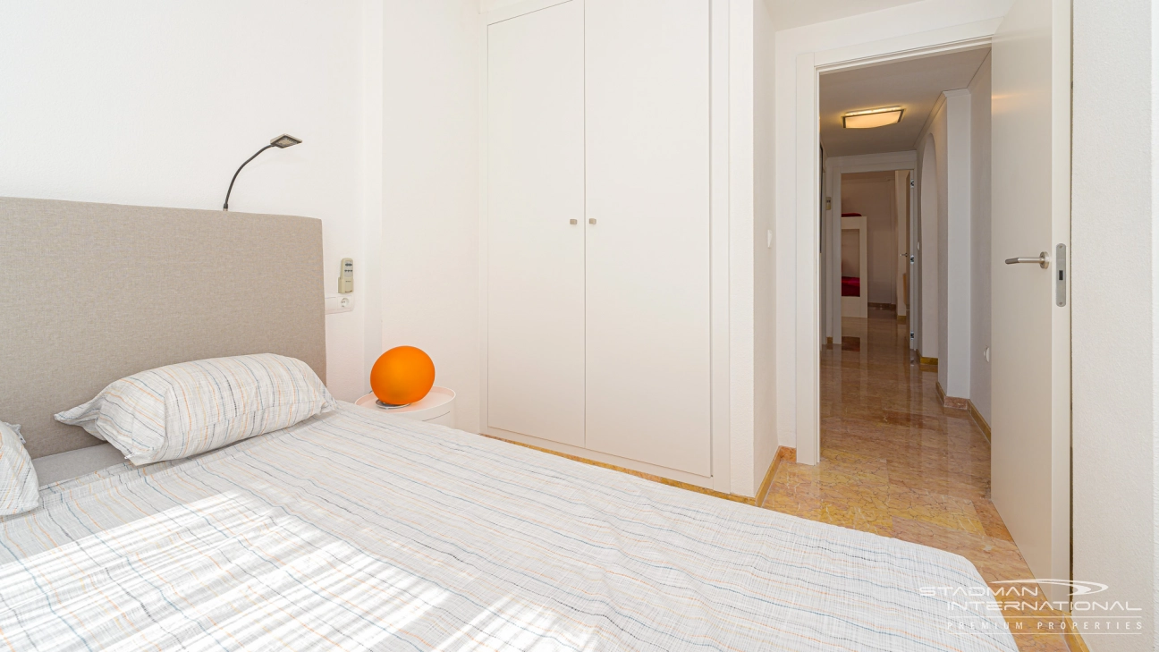 Mooi Appartement met Zeezicht en Ruim Terras aan het Strand