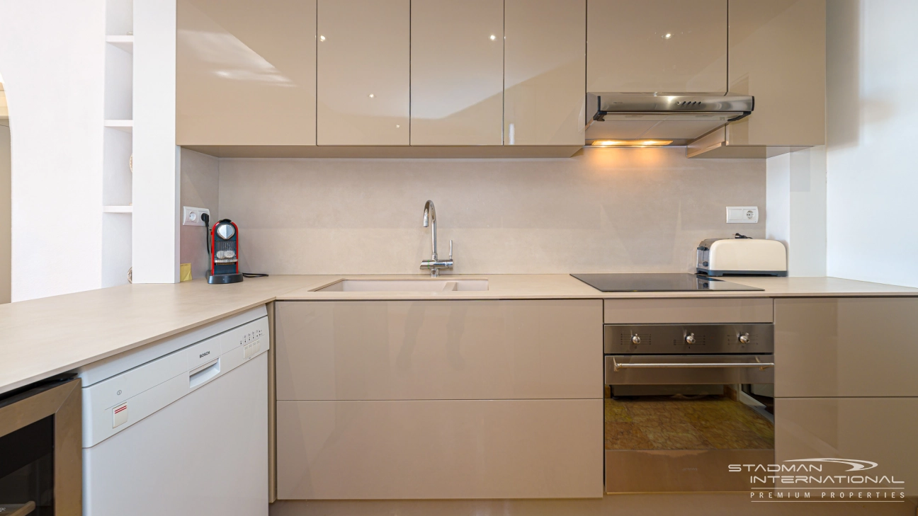 Mooi Appartement met Zeezicht en Ruim Terras aan het Strand