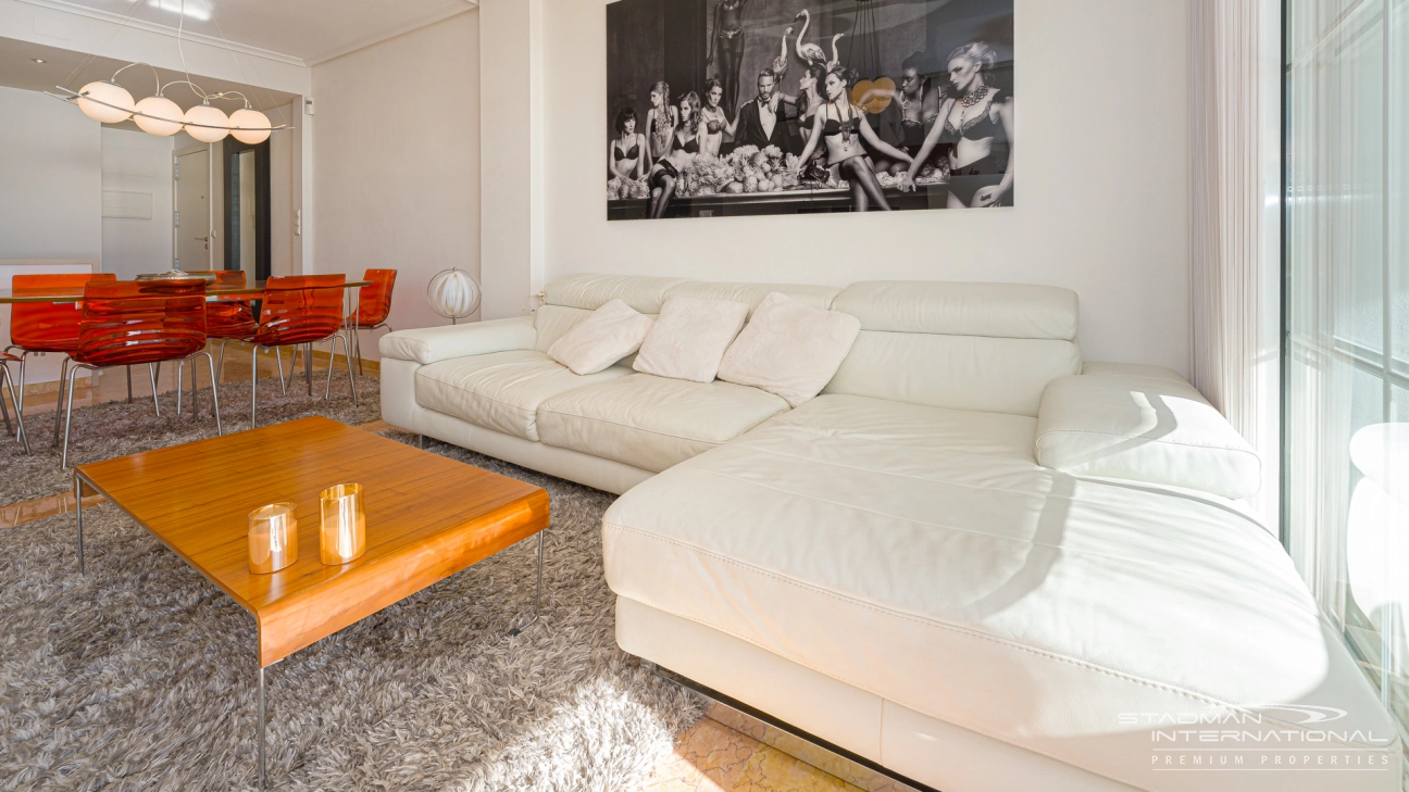 Mooi Appartement met Zeezicht en Ruim Terras aan het Strand