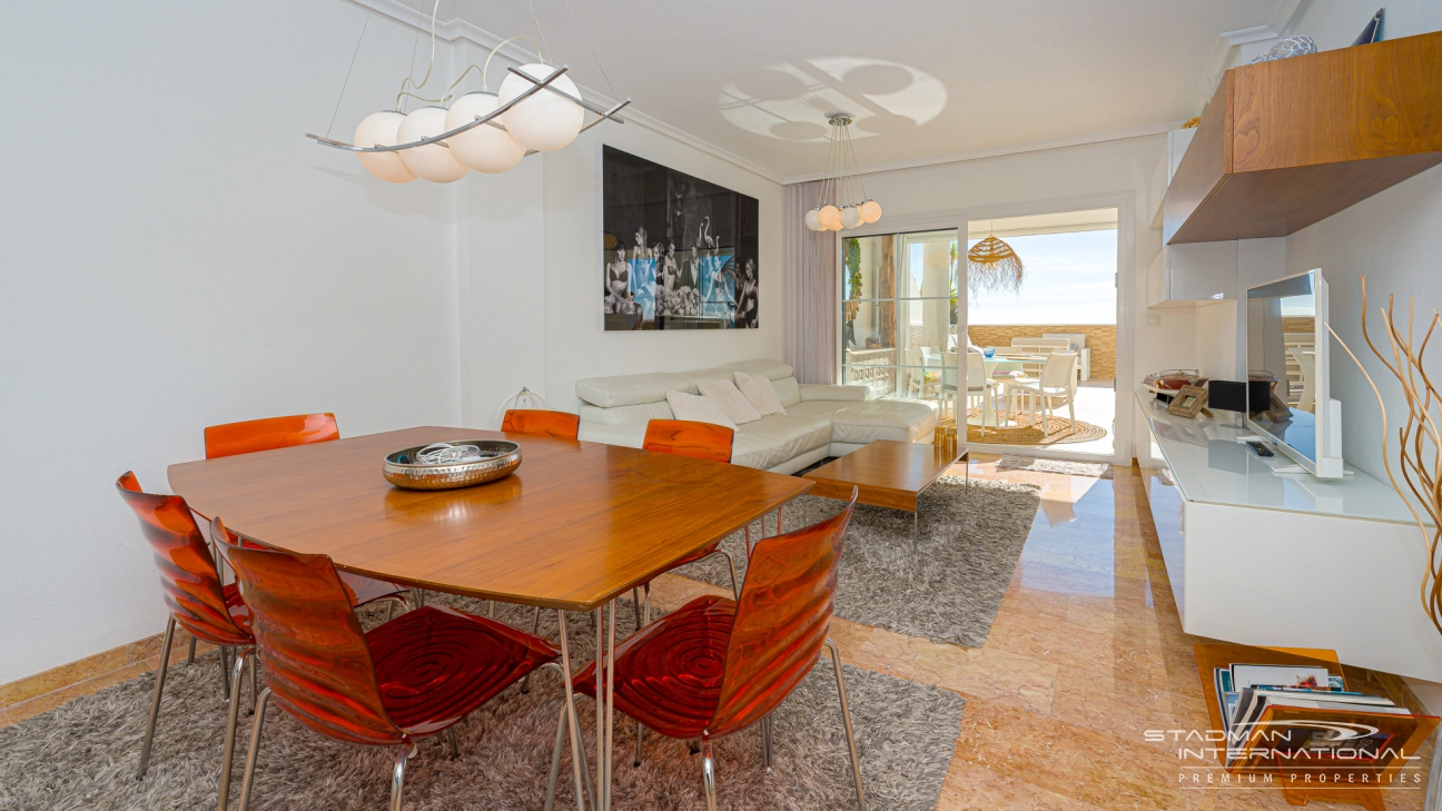 Mooi Appartement met Zeezicht en Ruim Terras aan het Strand