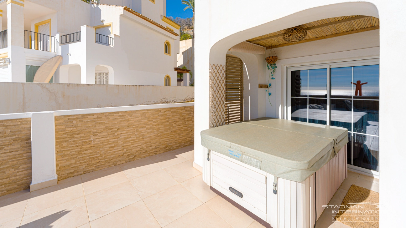Mooi Appartement met Zeezicht en Ruim Terras aan het Strand