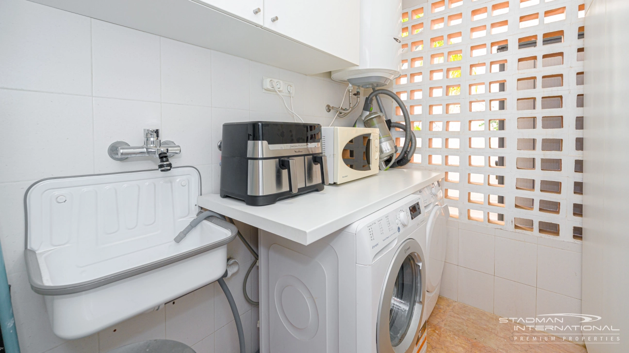 Mooi Appartement met Zeezicht en Ruim Terras aan het Strand