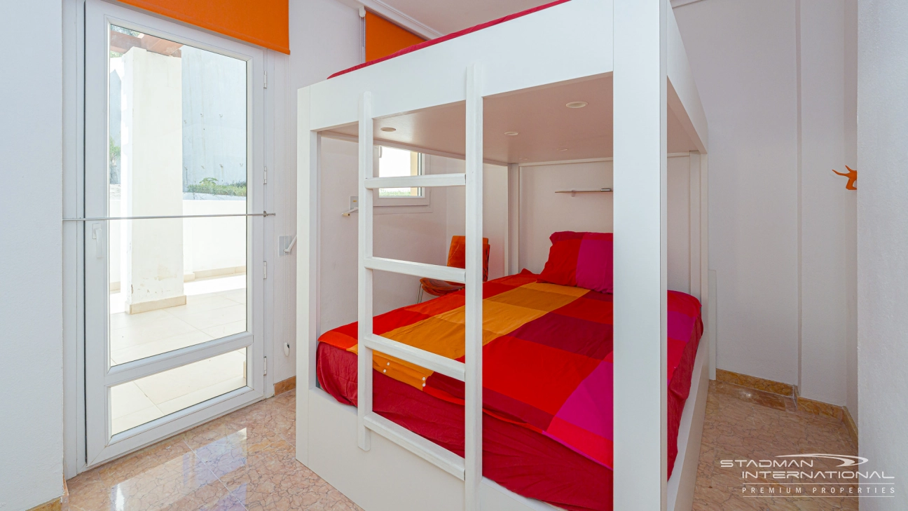 Mooi Appartement met Zeezicht en Ruim Terras aan het Strand