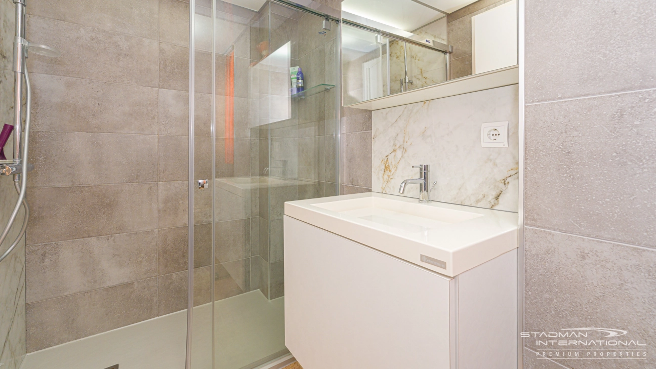 Mooi Appartement met Zeezicht en Ruim Terras aan het Strand