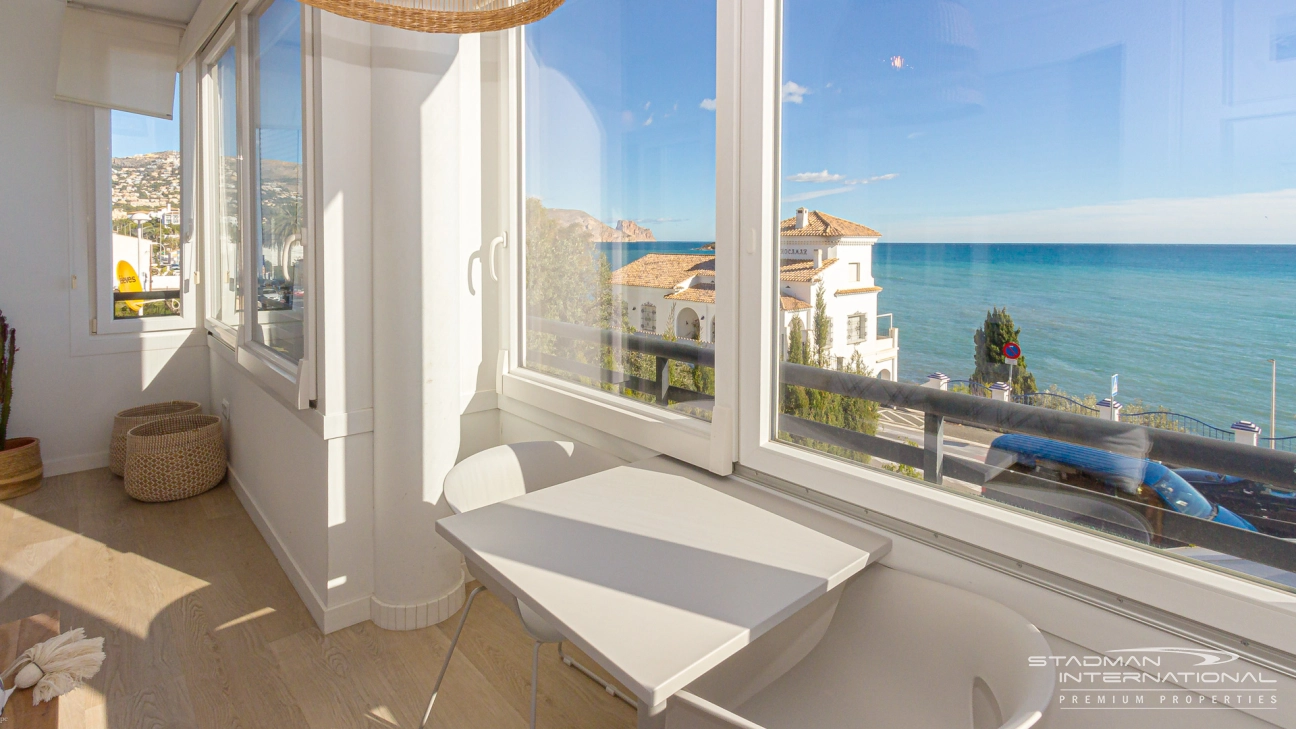 Lovely Sea View Apartment by the Beach in La Olla
