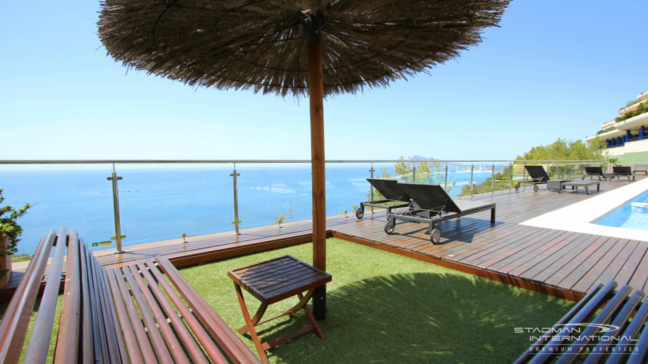 Spacious Luxury Apartment with Panoramic Sea Views in Altea Hills