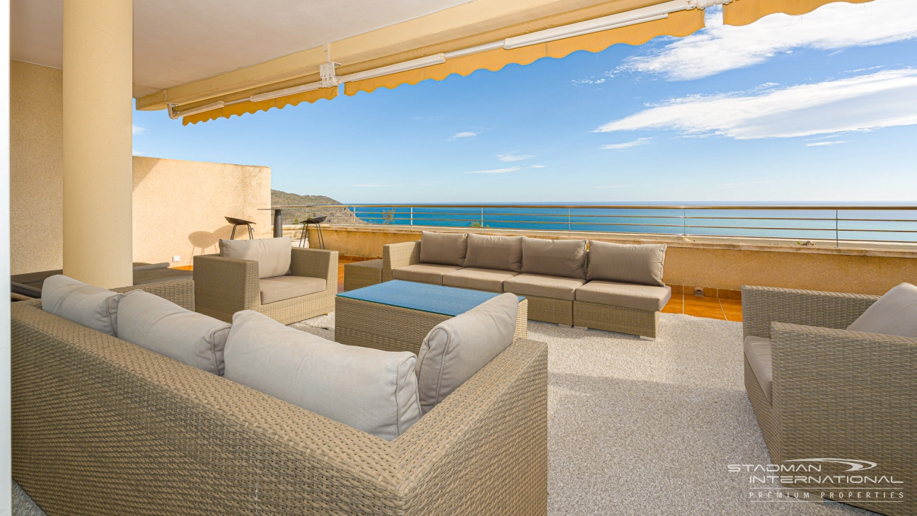 Spacious Luxury Apartment with Panoramic Sea Views in Altea Hills