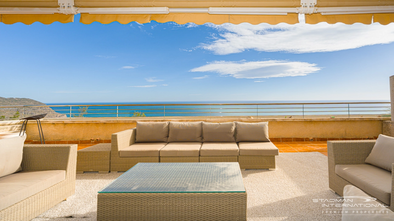 Spacious Luxury Apartment with Panoramic Sea Views in Altea Hills