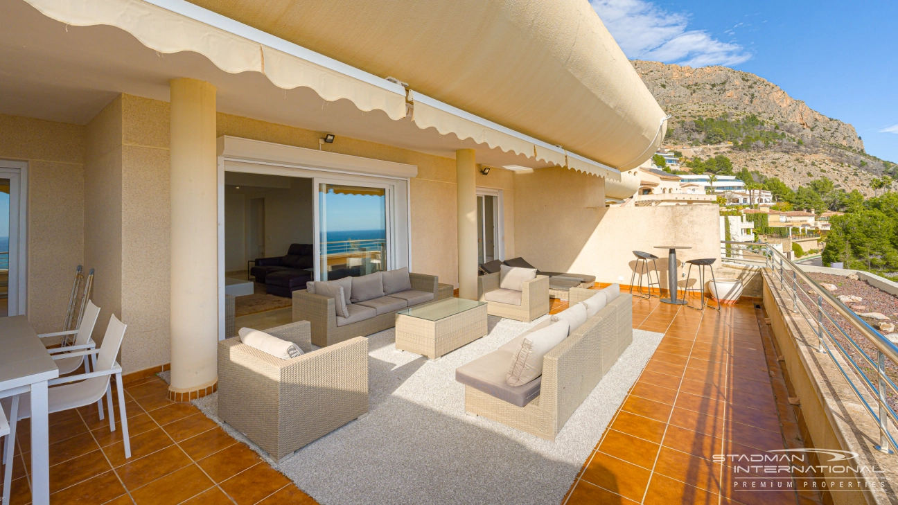 Spacious Luxury Apartment with Panoramic Sea Views in Altea Hills