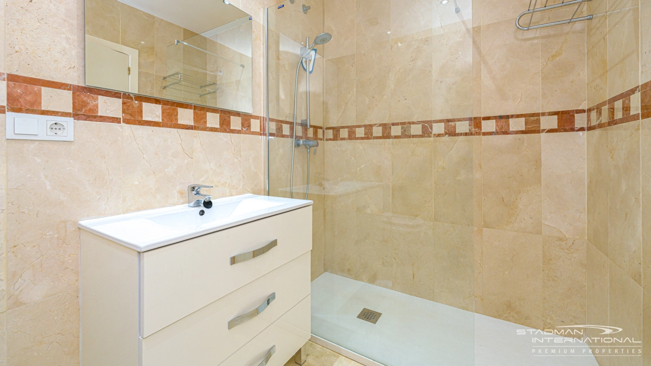 Spacious Luxury Apartment with Panoramic Sea Views in Altea Hills