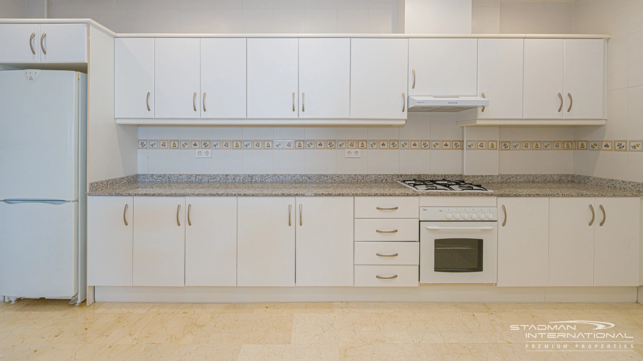 Spacious Luxury Apartment with Panoramic Sea Views in Altea Hills