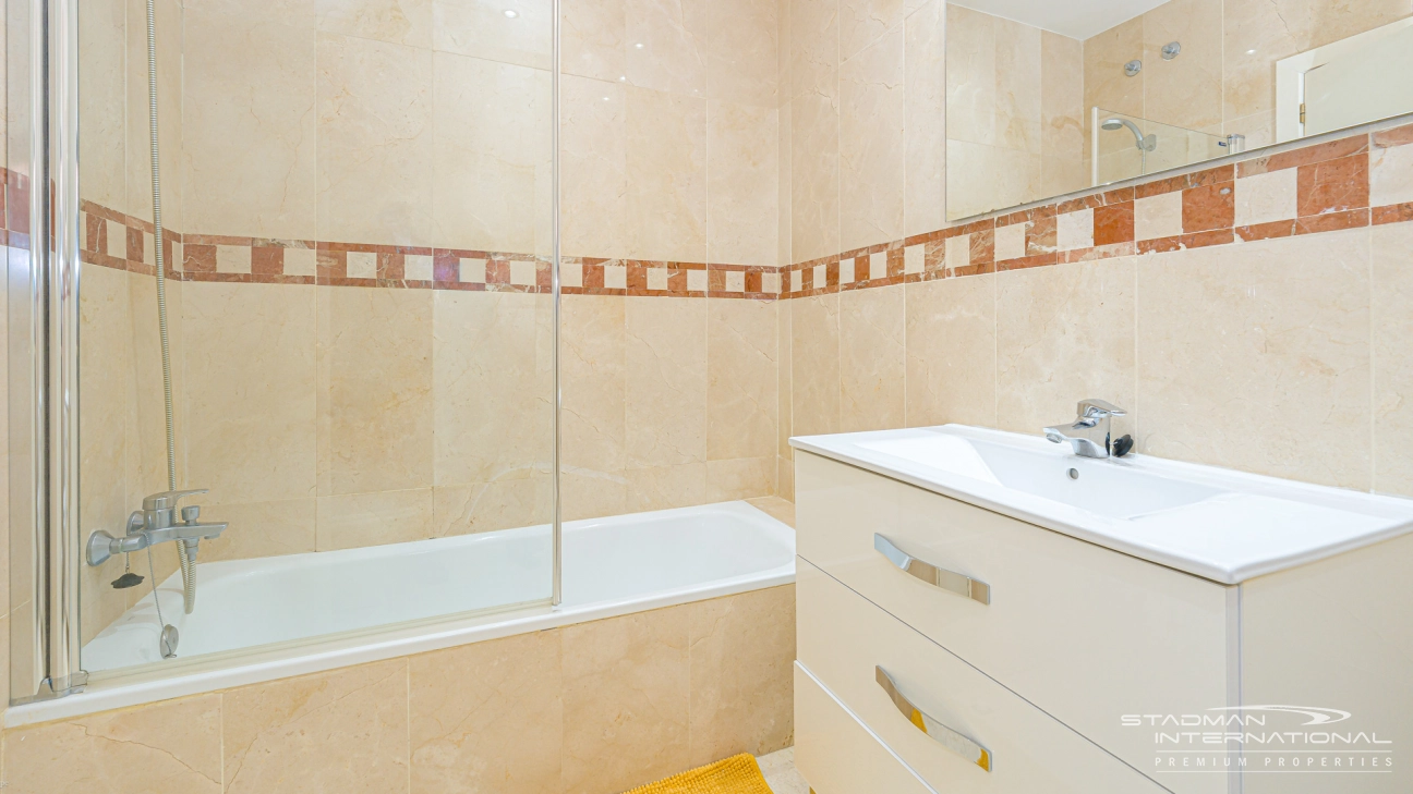 Spacious Luxury Apartment with Panoramic Sea Views in Altea Hills